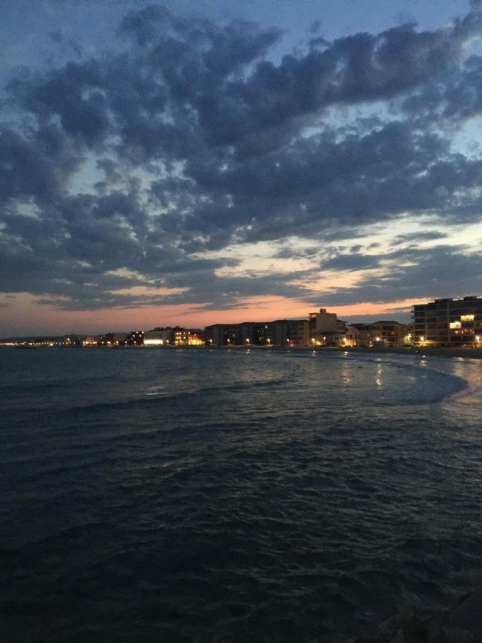 Meuble De Tourisme Classe, Climatisation, Pieds Dans L'Eau Palavas-les-Flots Kültér fotó